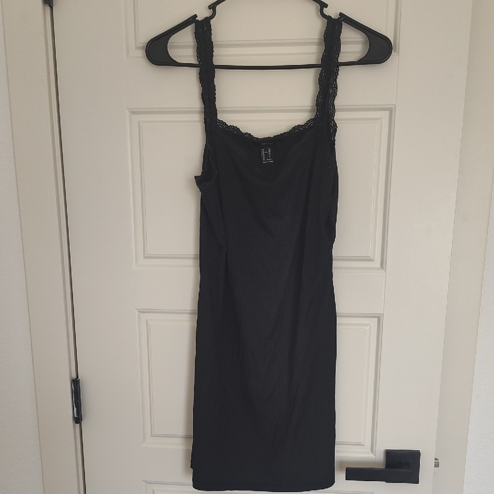 Forever 21 Black Lace-Trim Chemise Slip